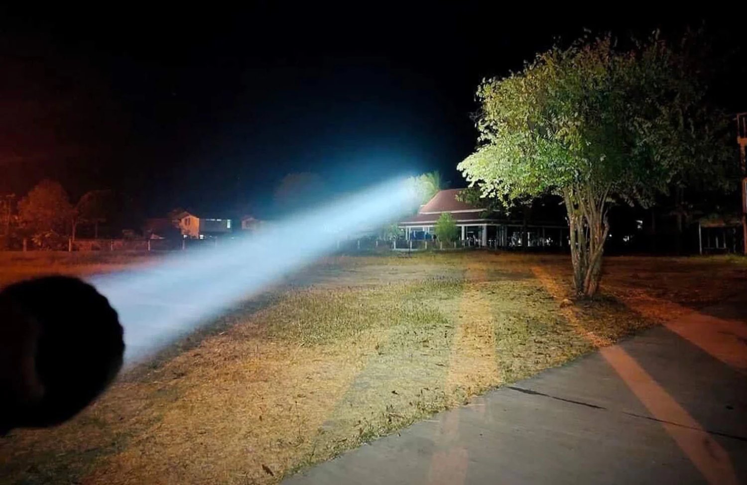 Preview: Acebeam L19 - 1300 meters - LED Thrower - beam color: white