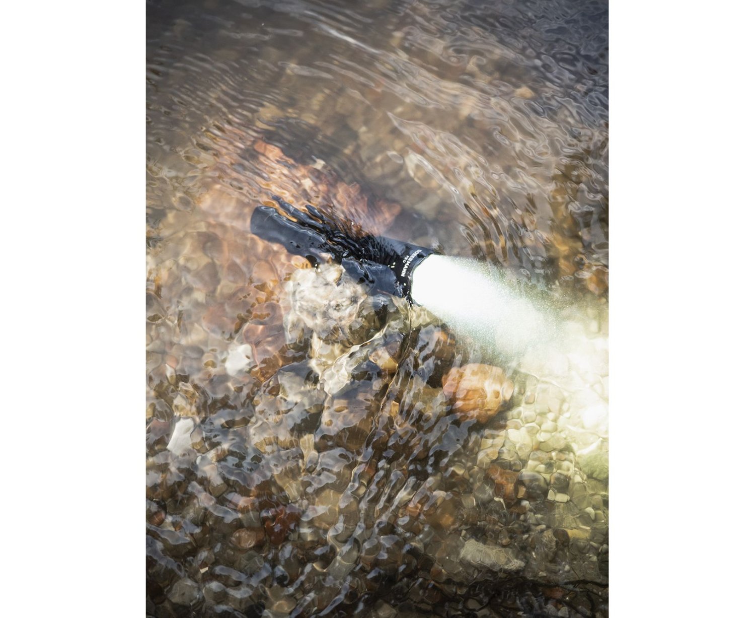 Armytek Dobermann Pro Magnet warm white - tactical LED flashlight