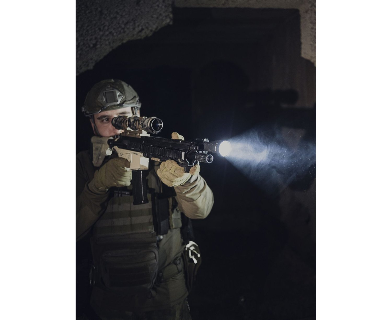 Armytek Predator Pro Magnet - tactical LED flashlight